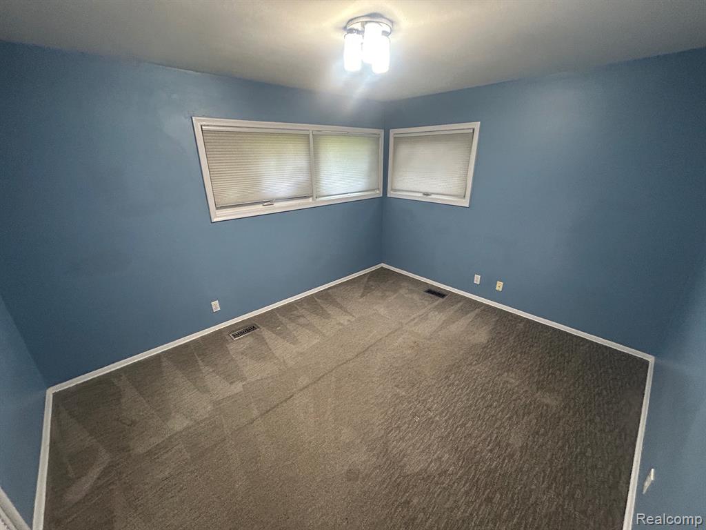 5303 W Briarcliff Knoll Drive, West Bloomfield, MI — Photo 22