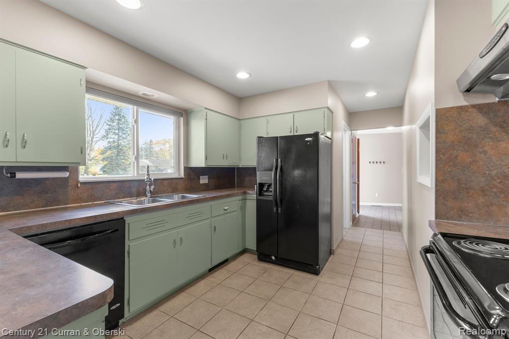 446 LINDEN Court, Saline, MI 48176 — Photo 19