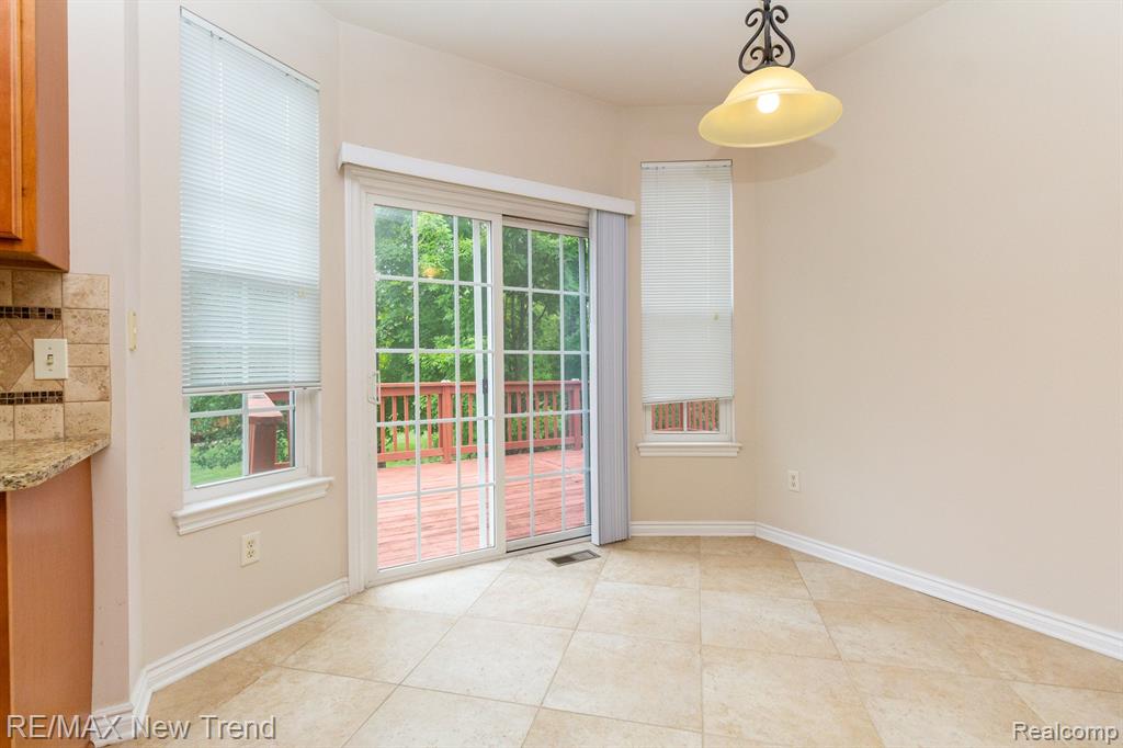 29319 DOUGLAS Drive, Novi, MI 48377 — Photo 10