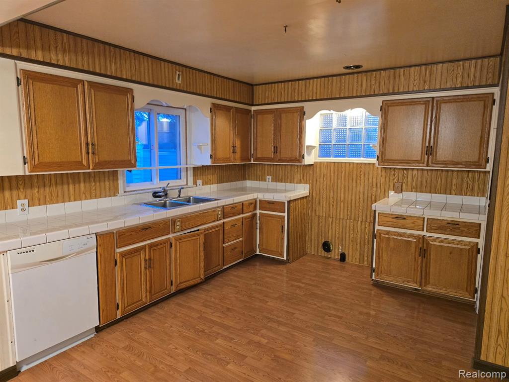 803 Commonwealth Avenue, Flint, MI 48503 — Photo 6