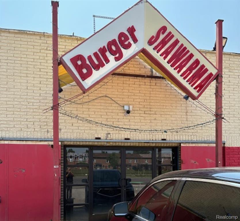 12248 E Warren Avenue, Detroit, MI 48215