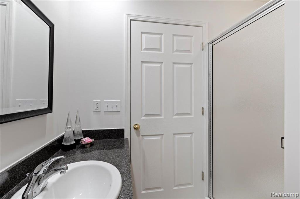 2076 RED MAPLE Lane, Commerce Twp, MI 48390 — Photo 19