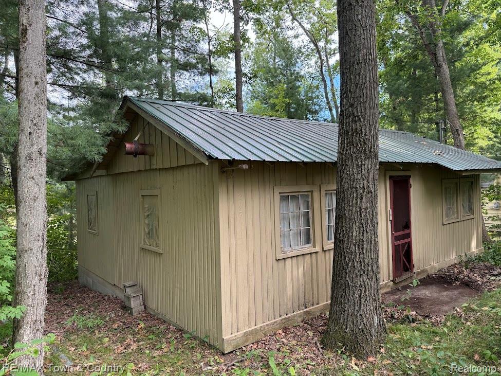 207 Mary Jo Road, Harrison, MI 48625 — Photo 15