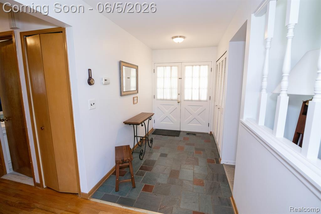 724 Sandstone Drive, Rochester Hills, MI 48309 — Photo 17