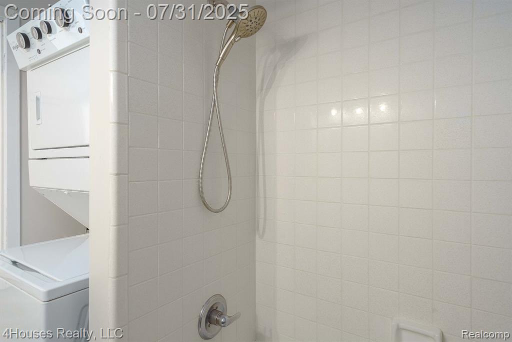 5273 Highland Road, 108, Waterford, MI 48327 — Photo 31