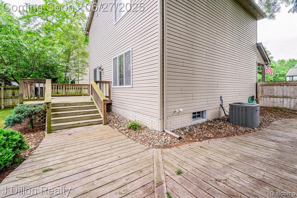 5778 Savoy Drive, Waterford, MI 48327 — Photo 4