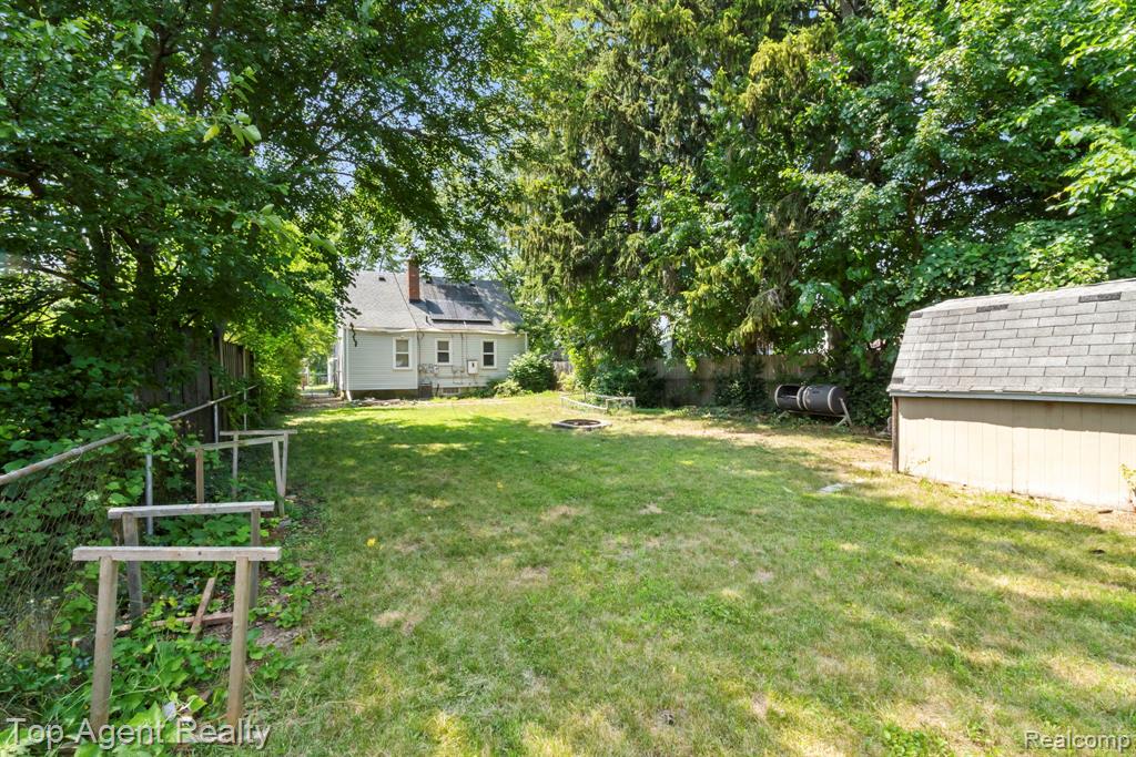 6318 Helen Street, Garden City, MI — Photo 4