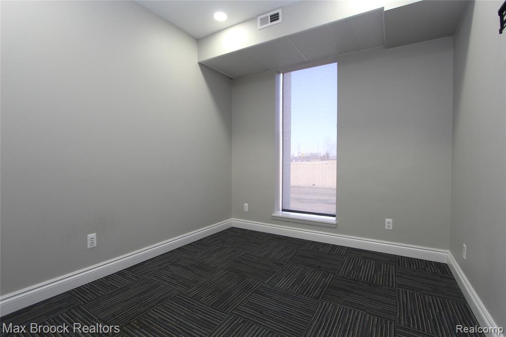 33060 Northwestern Highway, West Bloomfield, MI — Photo 11