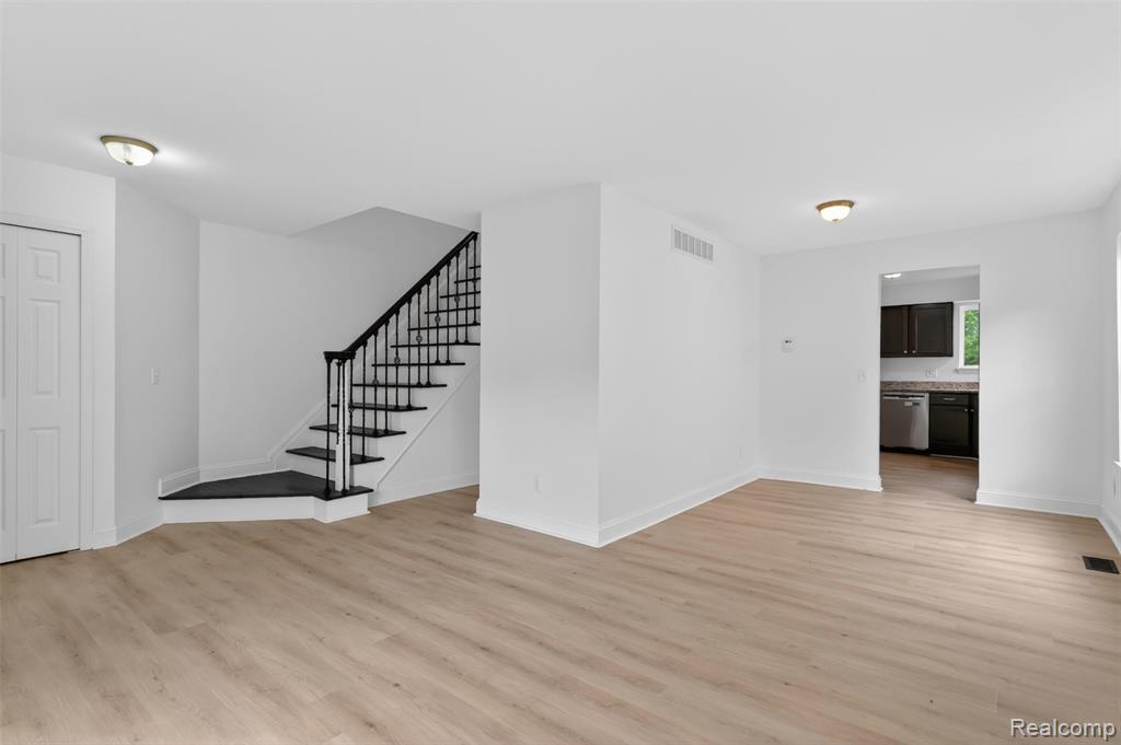 3457 ASHBURNAM, Ann Arbor, MI 48105 — Photo 10