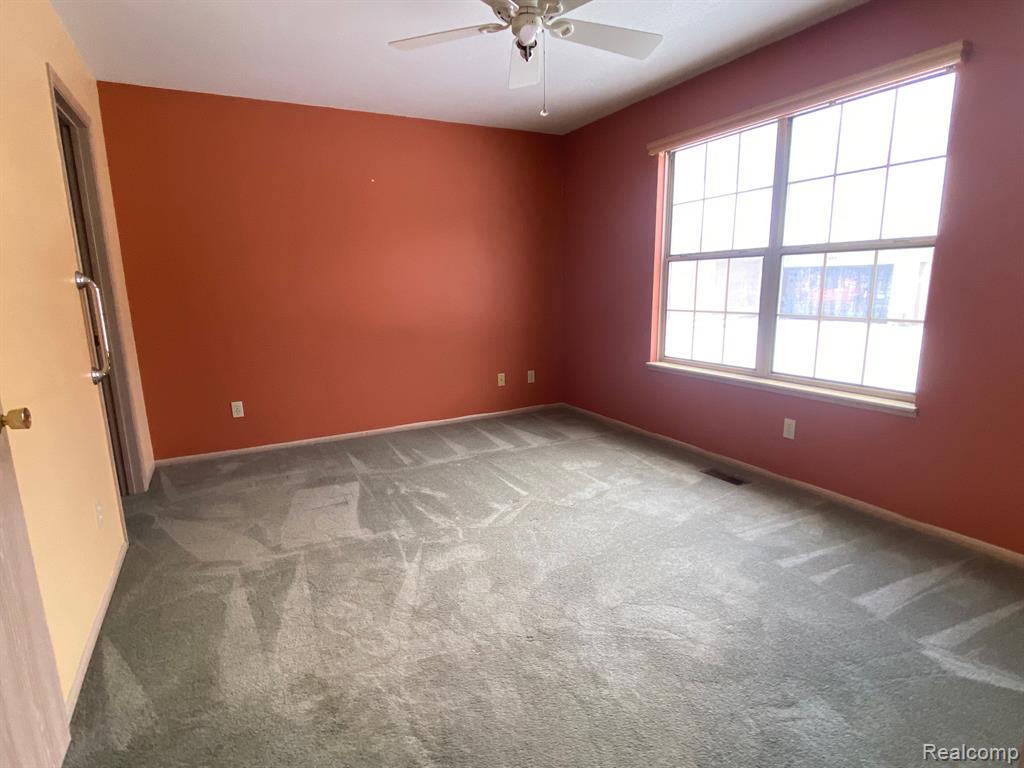 634 PERRY CREEK Drive, Grand Blanc, MI 48439 — Photo 9