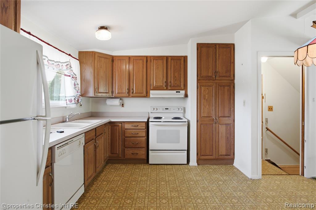 594 Provincetown Road, Auburn Hills, MI 48326 — Photo 6