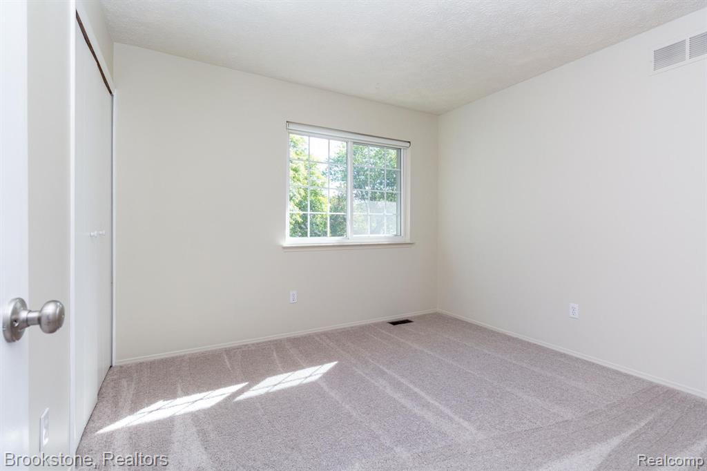 4335 Cypress Drive, Troy, MI 48085 — Photo 28