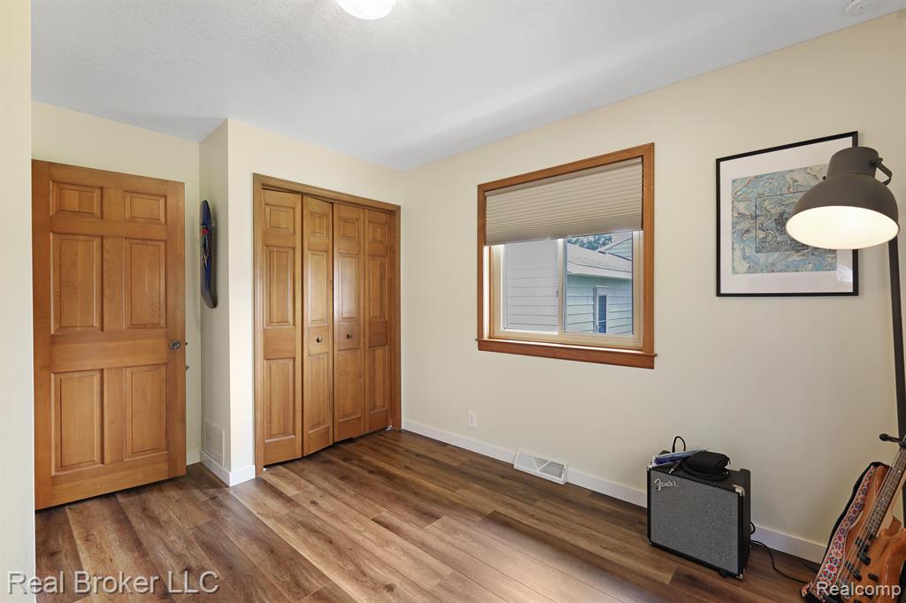 8029 WOODHALL Road, Birch Run, MI 48415 — Photo 16