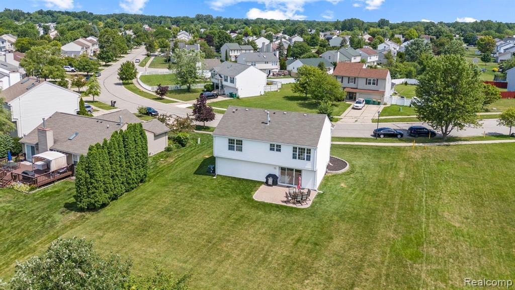 7538 Lochmoor Drive, Ypsilanti, MI 48197 — Photo 22