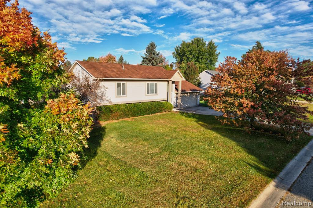 6068 Hearthside Place, Grand Blanc, MI 48439 — Photo 17