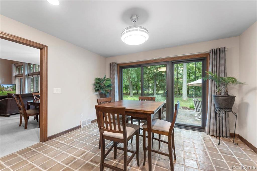 8707 VOIGT Avenue, Grosse Ile, MI 48138 — Photo 17
