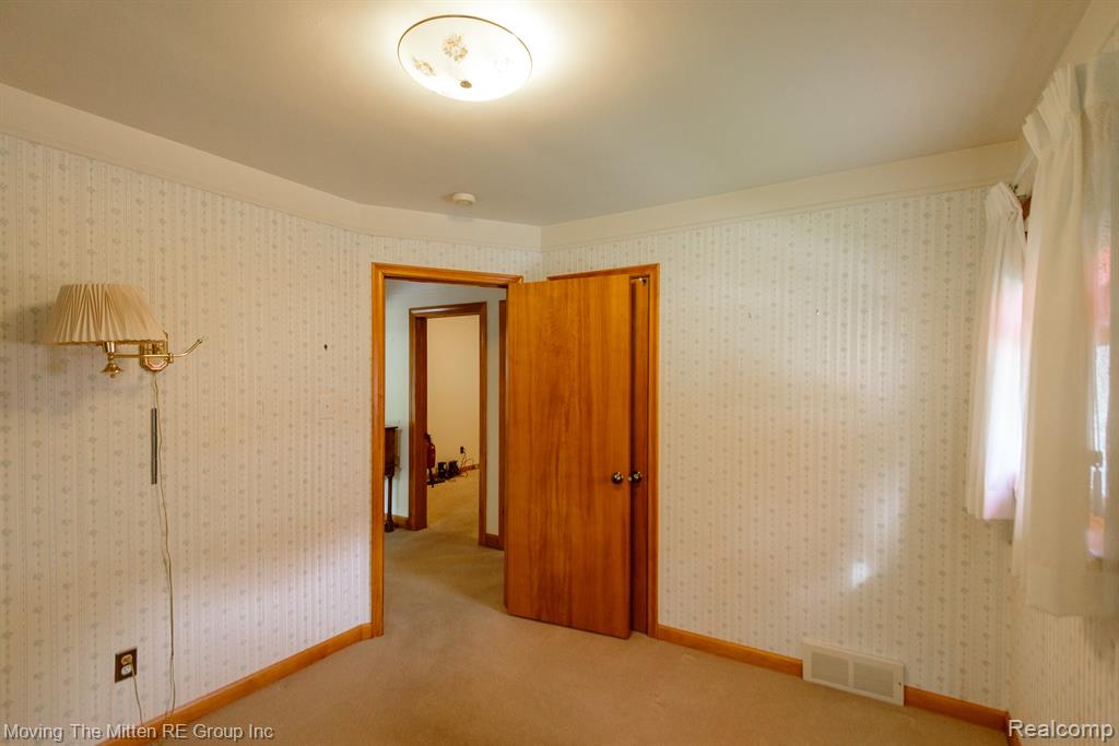 9668 Farmington Road, Livonia, MI 48150 — Photo 15