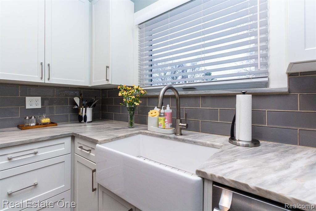 4106 Edgeland Avenue, Royal Oak, MI 48073 — Photo 12