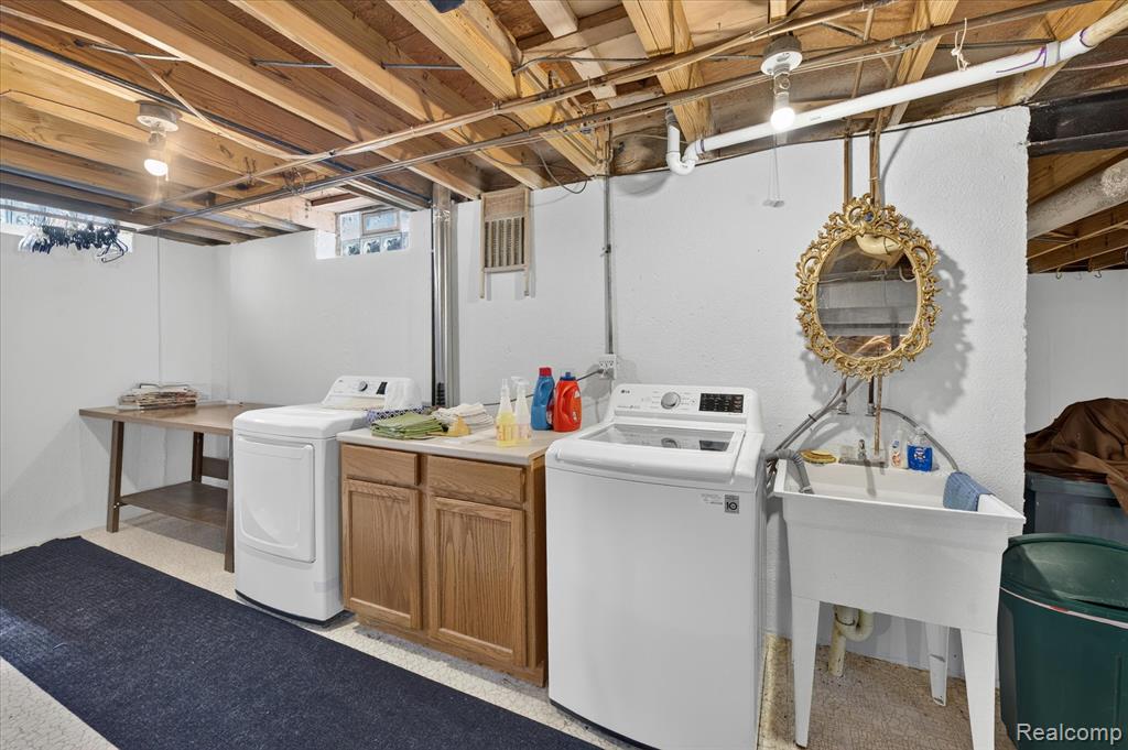 7026 London Court, Canton, MI 48187 — Photo 33