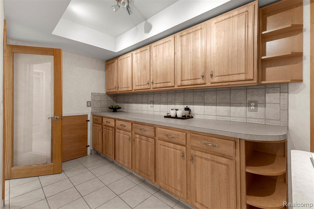 23395 Mission Lane, Farmington, MI 48335 — Photo 57