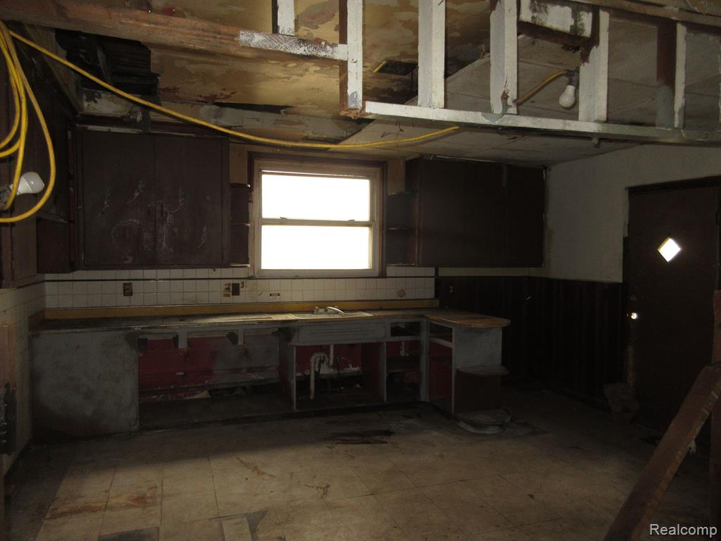 5409 FISCHER Street, Detroit, MI 48213 — Photo 7