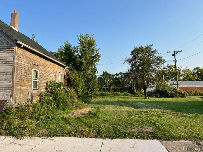 2642 E WILLIS Street, Detroit, MI 48207 — Photo 9