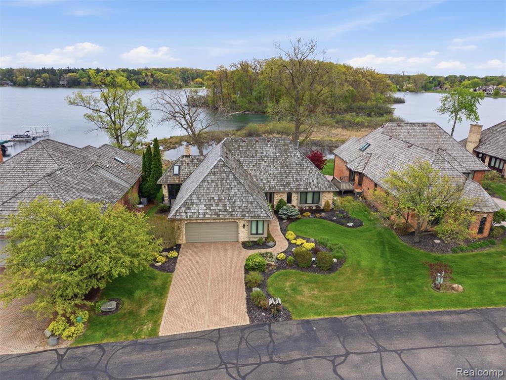 23 Chateaux Du Lac, Fenton, MI 48430 — Photo 40