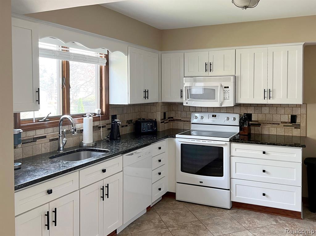 1198 KNIGHTSBRIDGE Road, Canton, MI 48187 — Photo 3
