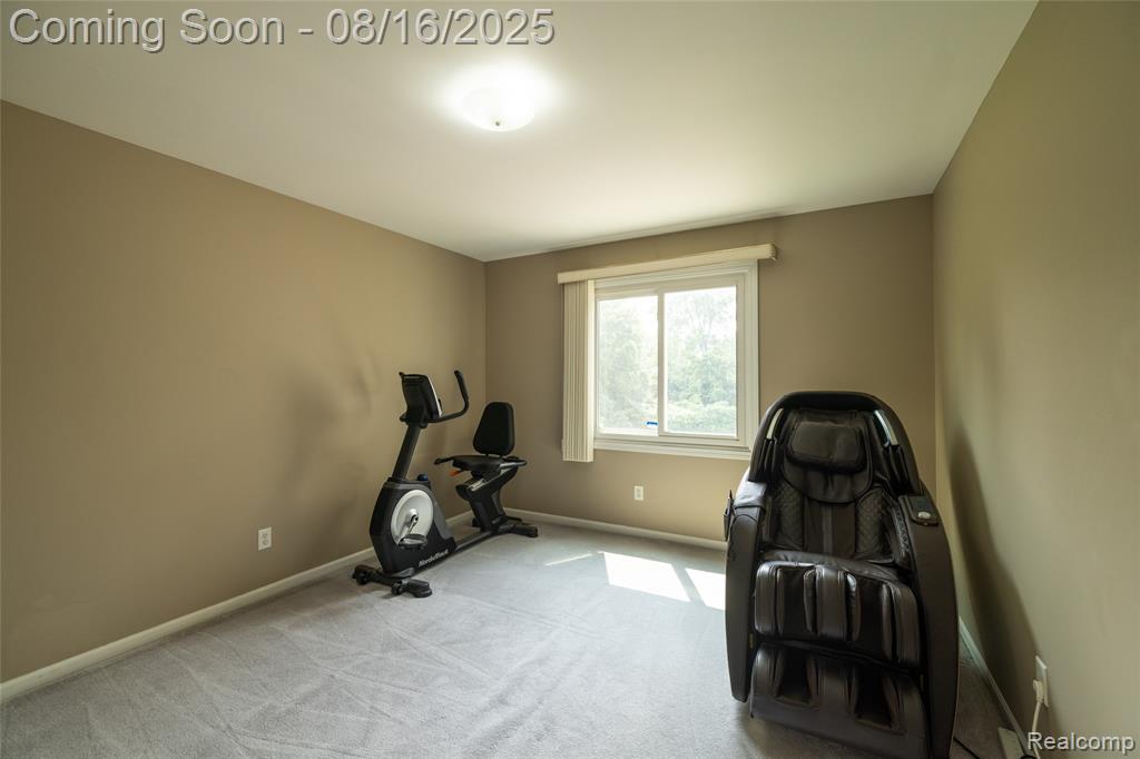 43281 Chester Drive, Sterling Heights, MI 48314 — Photo 36