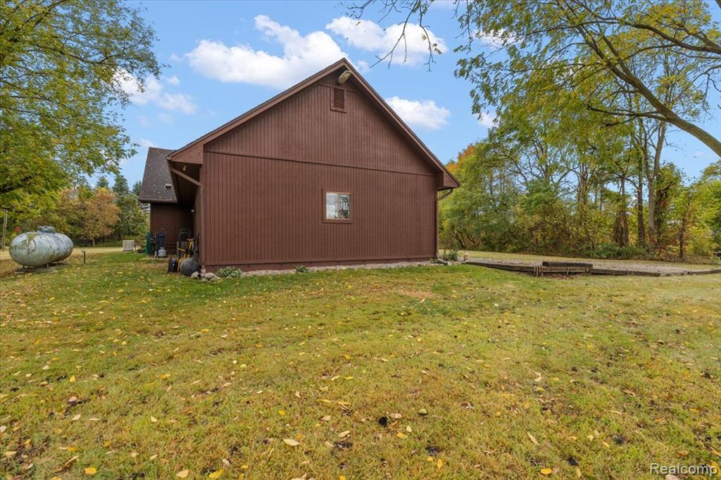 8021 Washburn Road, Goodrich Vlg, MI — Photo 59