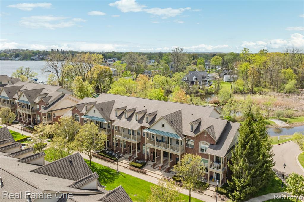 160 Sandy Lane, Walled Lake, MI 48390 — Photo 14