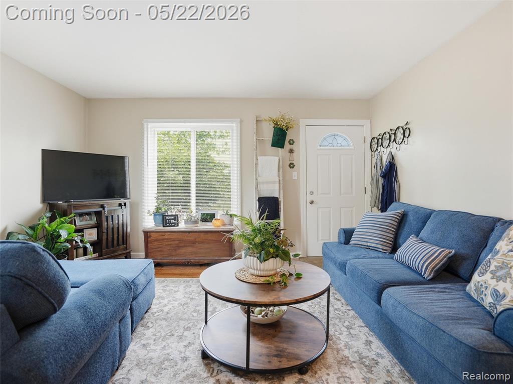 504 E Hudson Avenue, Madison Heights, MI 48071 — Photo 6