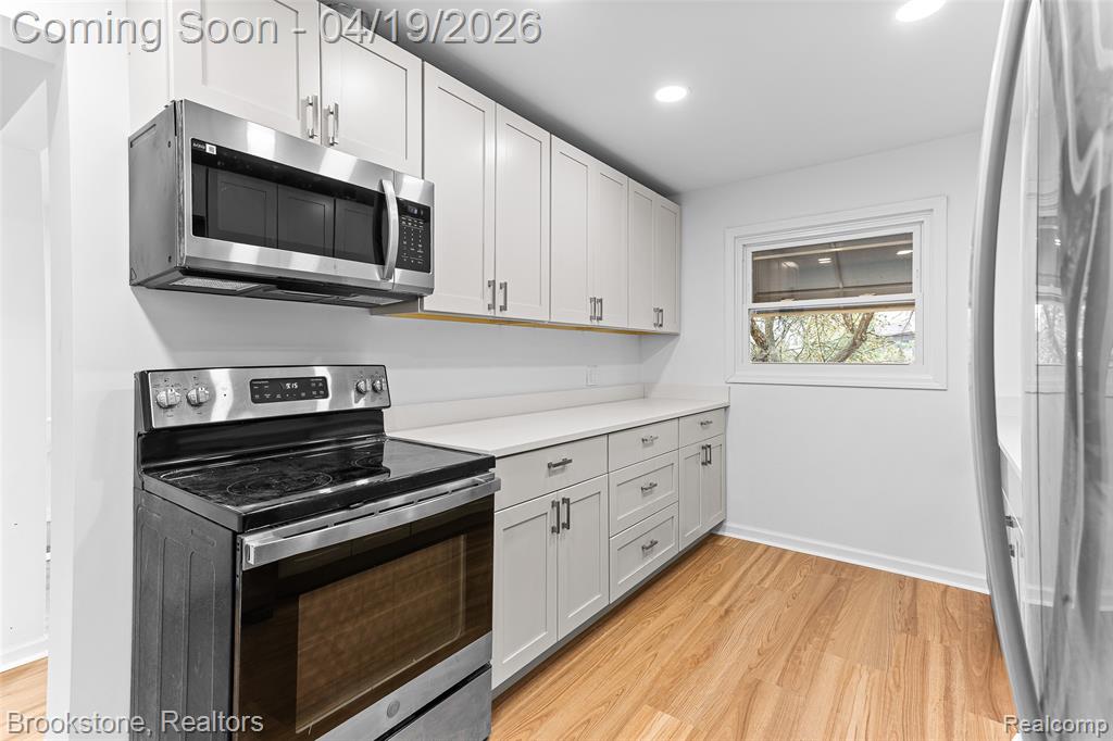 719 W 12 Mile Road, Royal Oak, MI 48073 — Photo 14