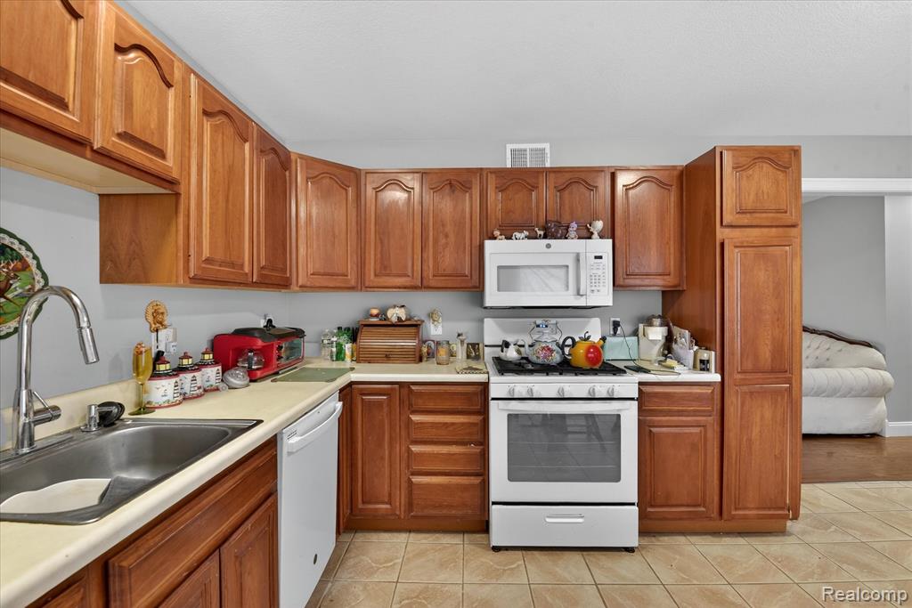 6198 Brancheau Road, Newport, MI 48166 — Photo 23