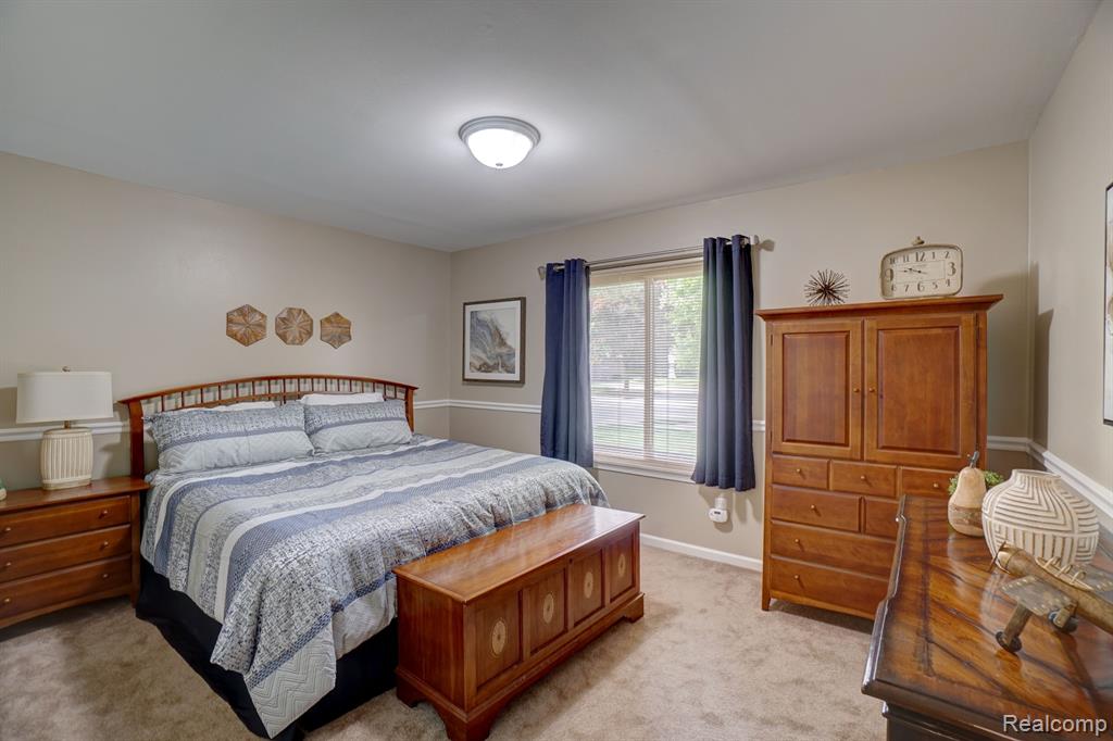 5760 LARKINS Drive, Troy, MI 48085 — Photo 20