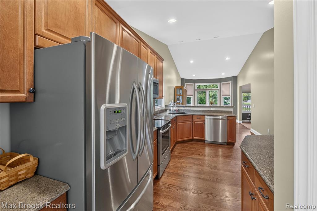 13141 Harbor Landings Drive, 76, Fenton, MI 48430 — Photo 13