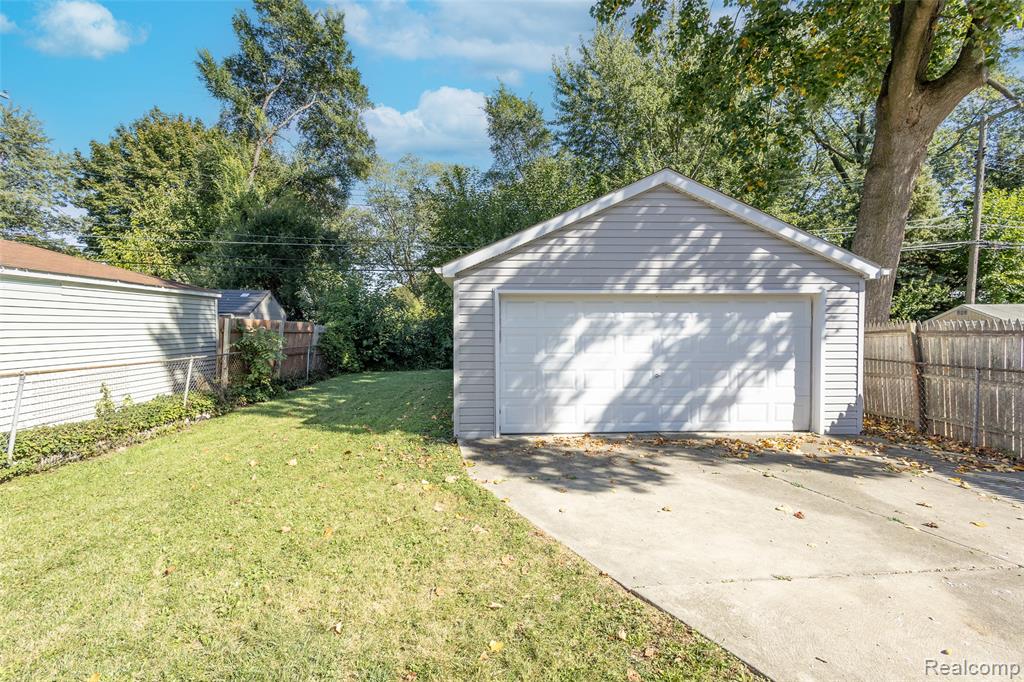 4679 Mayfair Street, Dearborn Heights, MI 48125 — Photo 18