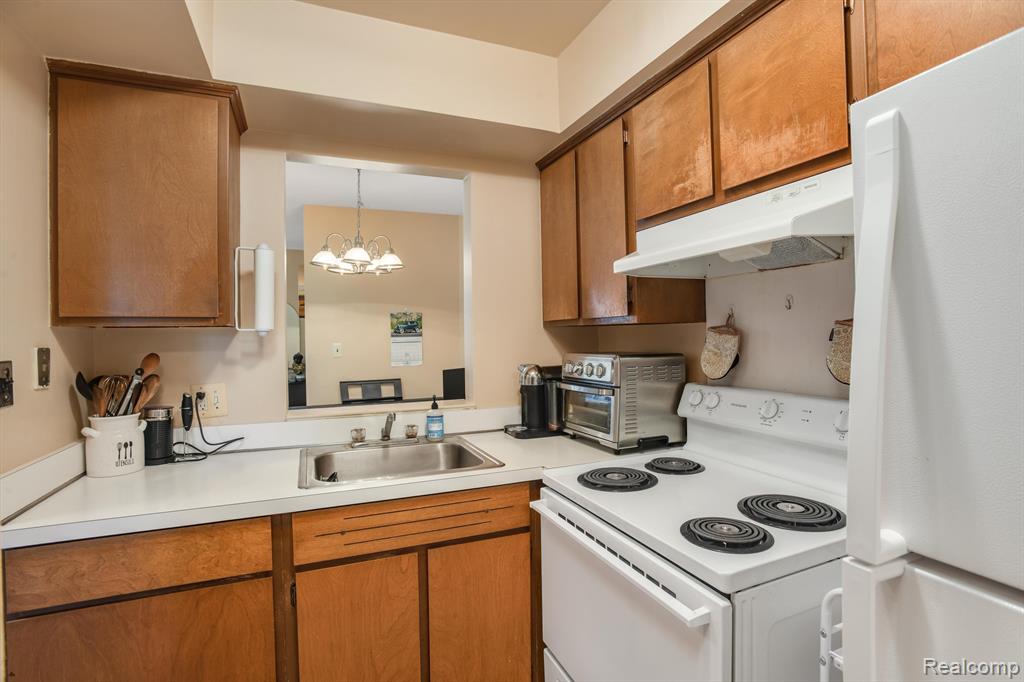 3043 Williamsburg, Ann Arbor, MI 48108 — Photo 6