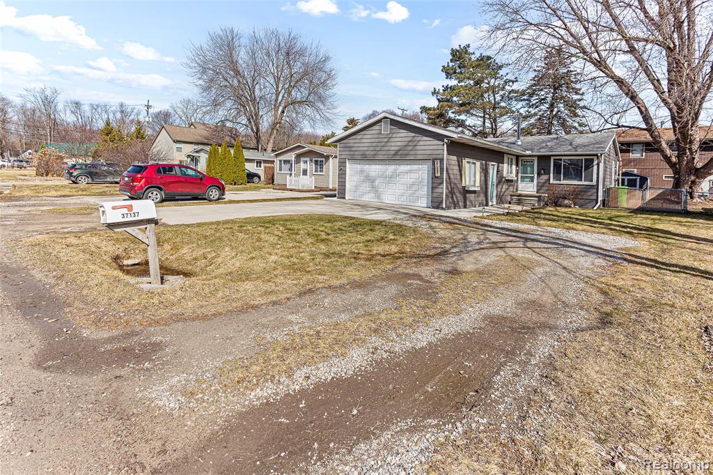 37137 Jefferson Avenue, MI — Photo 4