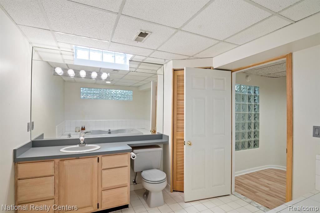 4049 PINESTEAD Drive, Commerce Twp, MI 48390 — Photo 53