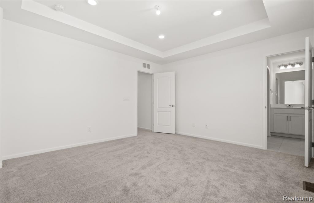 5509 E SPANIEL Drive, Ann Arbor, MI 48108 — Photo 23
