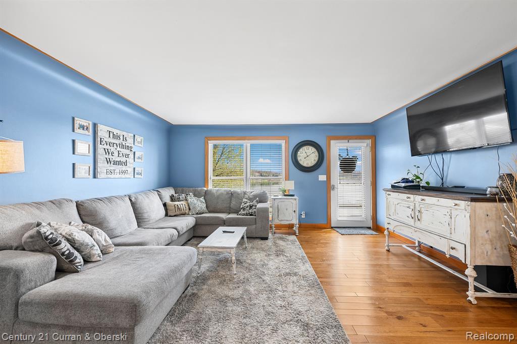 417 CHICAGO Drive, Howell, MI 48843 — Photo 17