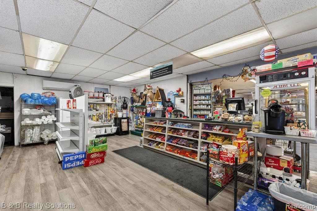 5009 Lapeer Road, Columbiaville, MI 48421 — Photo 10
