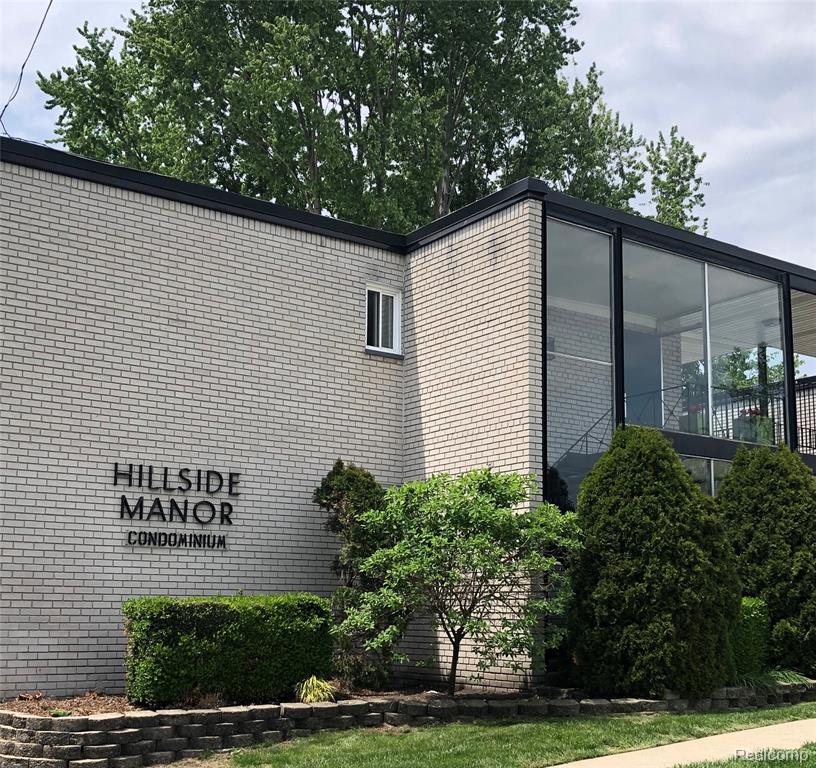 3421 Hillside Drive, 24, Royal Oak, MI 48073 — Photo 2