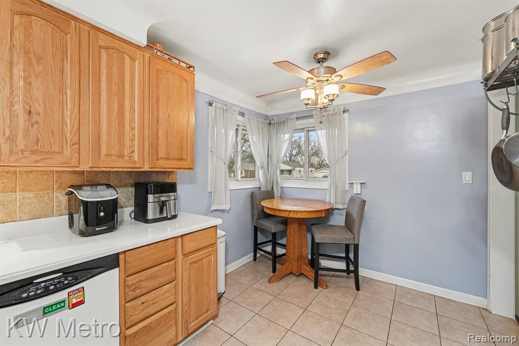 3954 Vassar Street, Dearborn Heights, MI 48125 — Photo 14