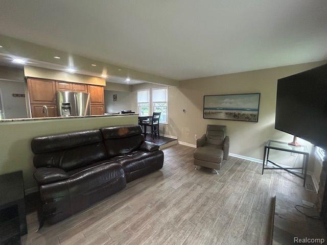 1212 HAMPSHIRE Drive, Canton, MI 48188 — Photo 14