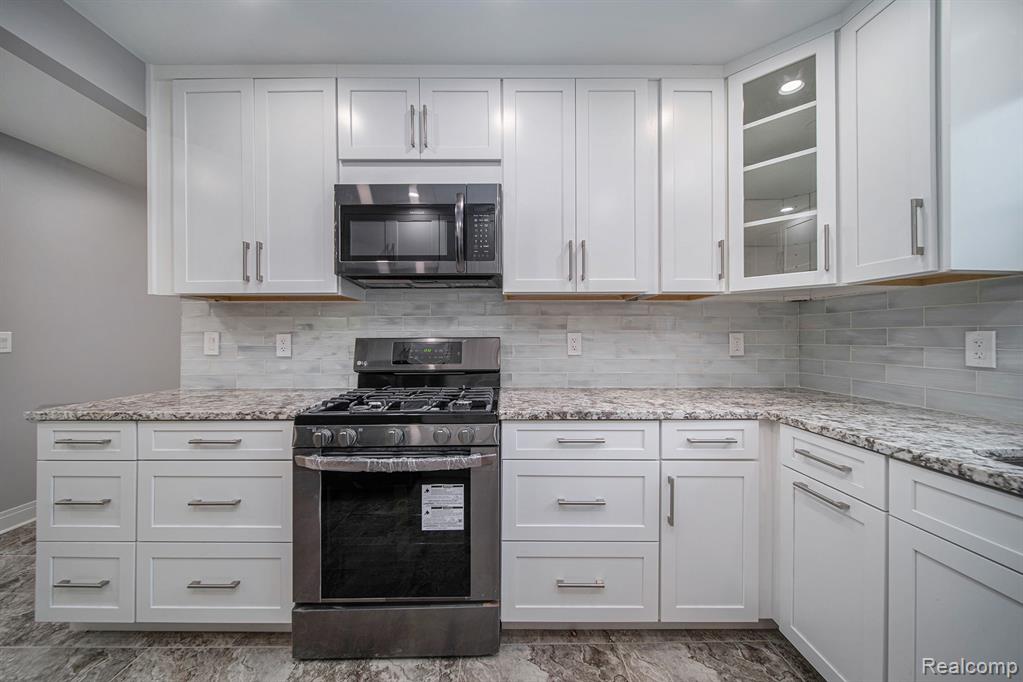 7175 Richardson Road, West Bloomfield, MI 48323 — Photo 19