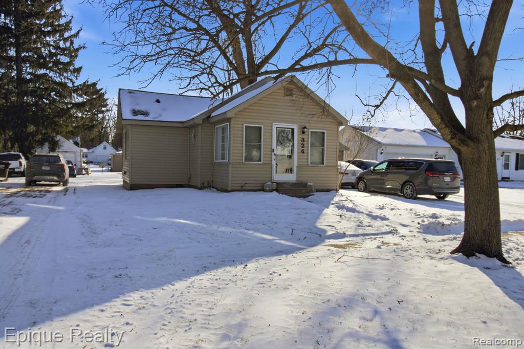 324 E Center Street, Petersburg, MI 49270 — front exterior
