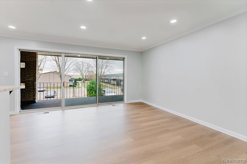 8497 Kennedy Circle, 7, Warren, MI 48093 — Photo 16