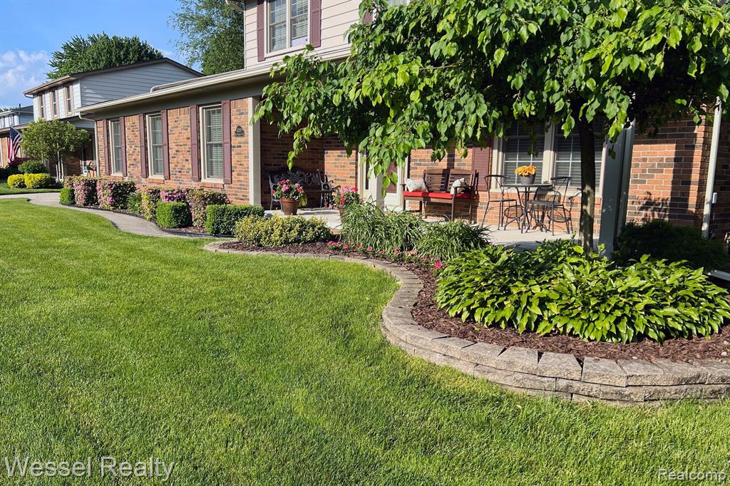 47829 BEN FRANKLIN Drive, Shelby Twp, MI 48315 — Photo 47